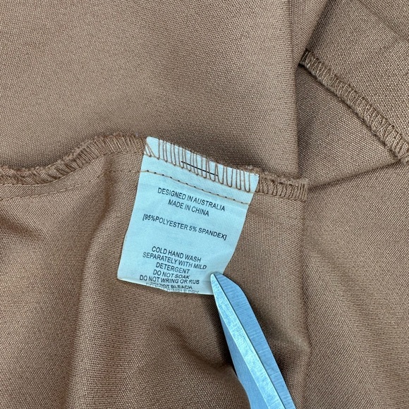 ❤️Paper Heart Off the Shoulder Rust/Brown Blouse w/ Long Bell Sleeves SZ M D184 - Picture 6 of 6